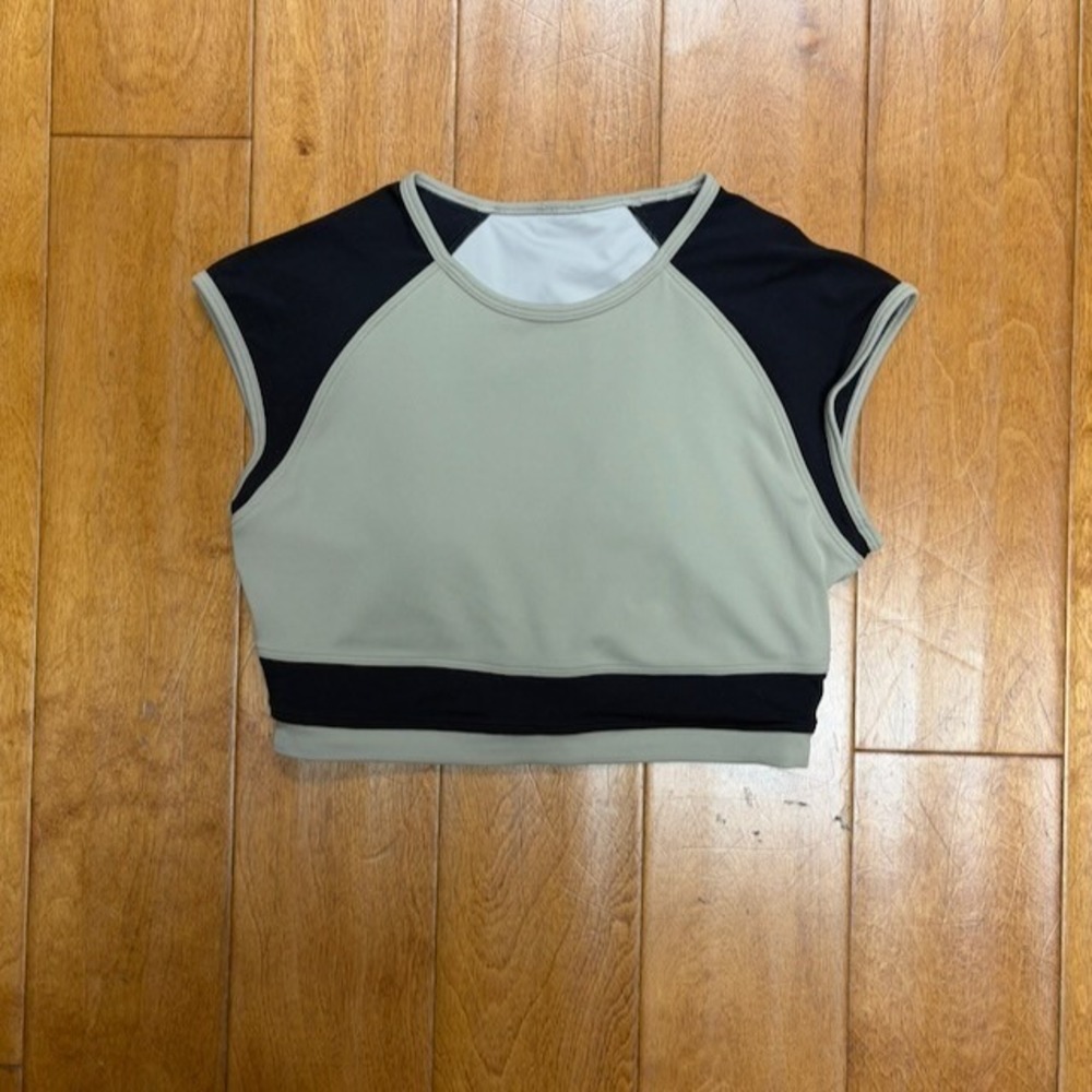 Lululemon Nulu Cropped Short-Sleeve Shirt Retro Remix Beige Size S Active Gym